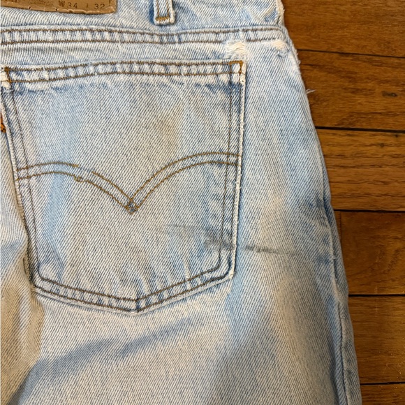 Vintage Levi's Light Blue Relaxed Jeans - Picture 10 of 10
